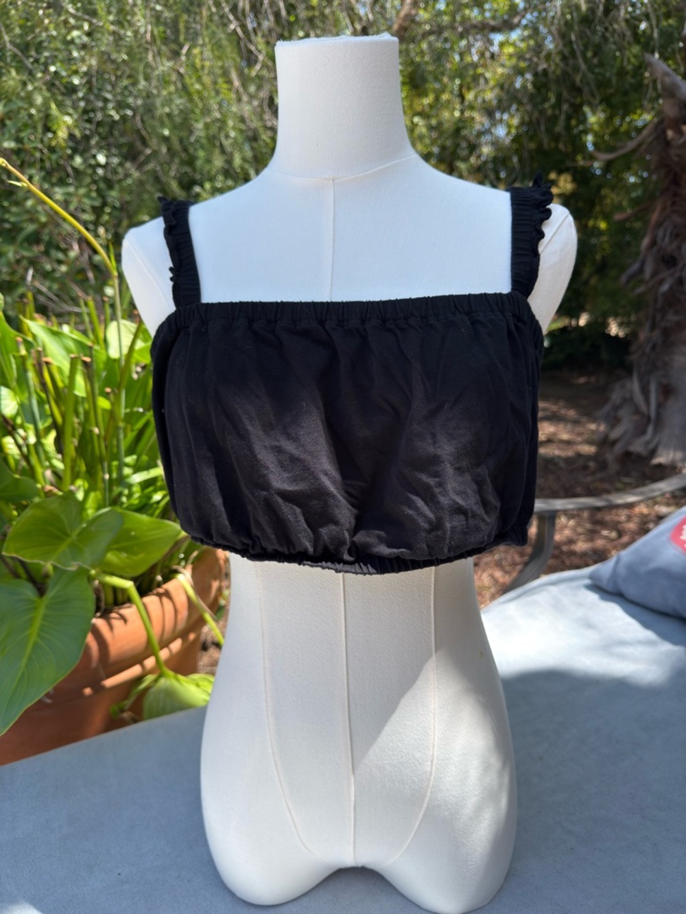 Wilfred Black Ruffled Strap Crop Top - Women